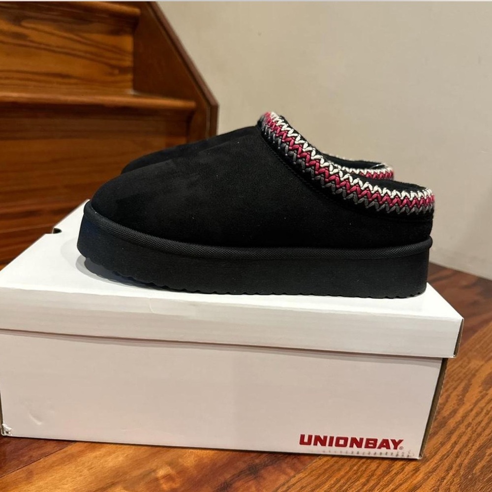 UNIONBAY Black Slip-On Mules with Red Trim